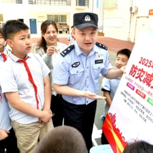郑州金水公安：防灾减灾进校园  织密安全“防护网”