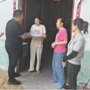 中国黄金集团慰问驻马店市新蔡县今是街道宋圈村留守儿童活动