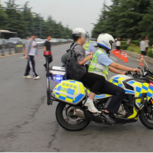 郑州交警全力护航2025年高考