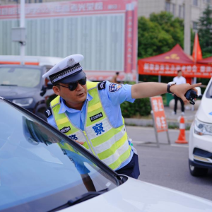 驻马店市新蔡县交警全力护航2025年高考圆满收官