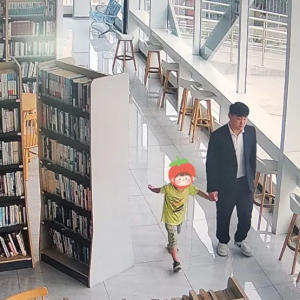 好有爱！驻马店市正阳县政务人伸援手将走失男孩安全送回