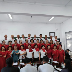 驻马店市正阳县老干部大学声乐班举行春季汇报演唱会