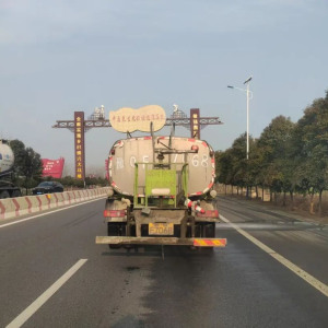 驻马店市正阳县公路中心：机械人工相协同 路面保洁高效能