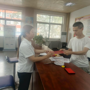 驻马店市新蔡县不动产登记中心多举措破解“登记难”群众喜获“红本本”