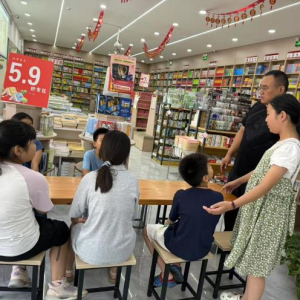 驻马店市新蔡县新华书店开展国风手串DIY手工研学活动