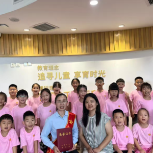 惠济区新城街道开元社区联合东辰幼儿园 开展“弘扬劳模精神，争做时代先锋”志愿服务活动