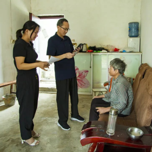 驻马店市正阳县清源街道：上门认证暖人心服务群众零距离