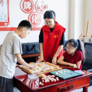 驻马店市正阳县清源街道：志愿红暖童心 守护成长助远航