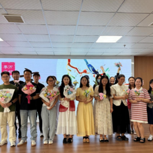 焦作高新区李万街道：巧编花束传爱意 文明实践倡新风
