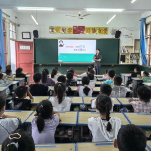 开学季 解锁“法治大餐” 修武法院以法为盾 护航青春