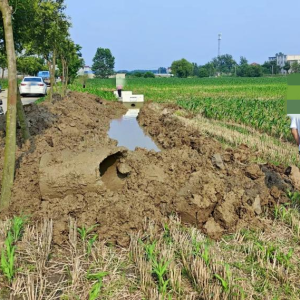 驻马店市新蔡县化庄司法所：路基沟塘起争执 调解破局护邻睦