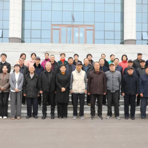 修武法院：金秋重阳敬桑榆 共叙浓浓法院情