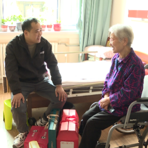 “中秋送温暖 情系孤寡老人” 慰问活动举行