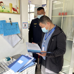 强化监督履职 护航校园“食”安——韩城镇人大开展专项督导校园餐安全工作