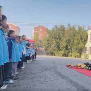 驻马店市正阳县消防救援大队趣味开放日 科普体验备受欢迎