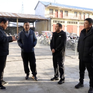 河南能源义煤公司千秋煤矿：一站式服务＋专人管理  让洗车、就业两不愁