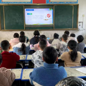 驻马店市新蔡县杨庄户乡：开展禁毒宣传活动 筑牢全民防毒防线