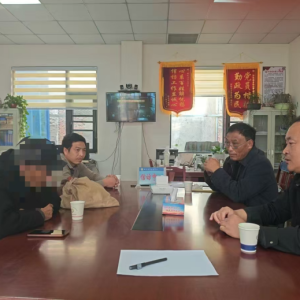 驻马店市正阳县新阮店乡：多年积案今朝解 一面锦旗映初心