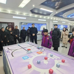 驻马店市新蔡县教育局组织教育管理干部赴驻马店经济开发区考察学习