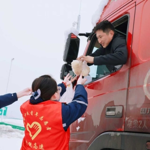 浴“雪”奋战！  河南交通全力迎战雨雪冰冻天气