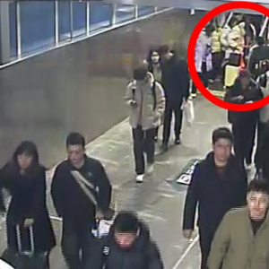 有惊无险！电梯“咬”住裤腿 民警及时化险为夷 绿博园站派出所成功处置险情并全力护航2026年春运