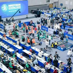 闪耀国际赛事！正阳县高中学子周昆鹏、王天磊同学斩获世界机器人大赛一等奖