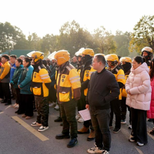 驻马店市正阳县总工会开展“温暖迎春·情系新业态”春节慰问活动