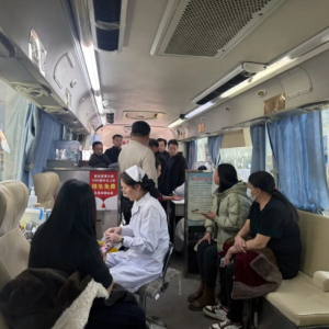 驻马店市正阳县：热血暖寒冬 奉献迎新春