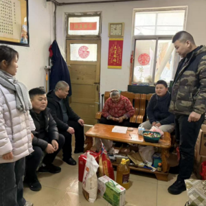 鹤壁市山城区宝山街道 新春福利暖人心 敬老关爱送到家