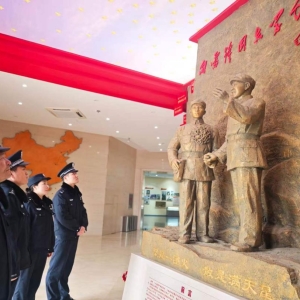 寻迹雷锋 践行使命：邓州站派出所的“纪念日”