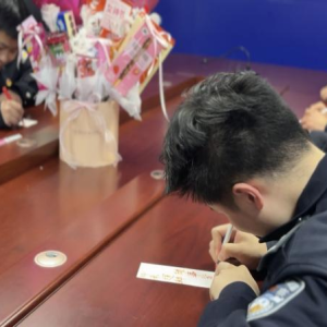 温情满警营 致敬“她”力量——内乡站派出所开展妇女节慰问活动