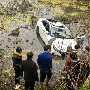 生死时速！轿车失控坠河——驻马店市正阳县干群上演“暖心接力”