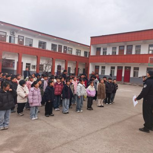 渑池站派出所开展“开学第一课” 法治安全双课堂 护航平安新学期